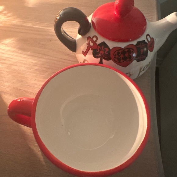 Danielle Nicole teapot and mug set